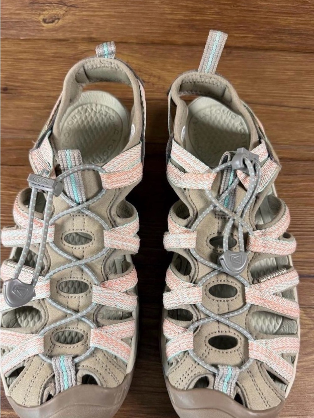 KEEN women’s whisper Sandals - Tan with Pink